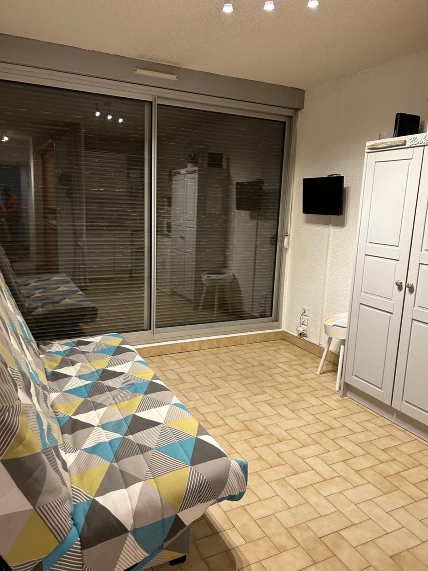 La Calypso Apartment กาวาแลร์-ซูร์-แมร์ ภายนอก รูปภาพ