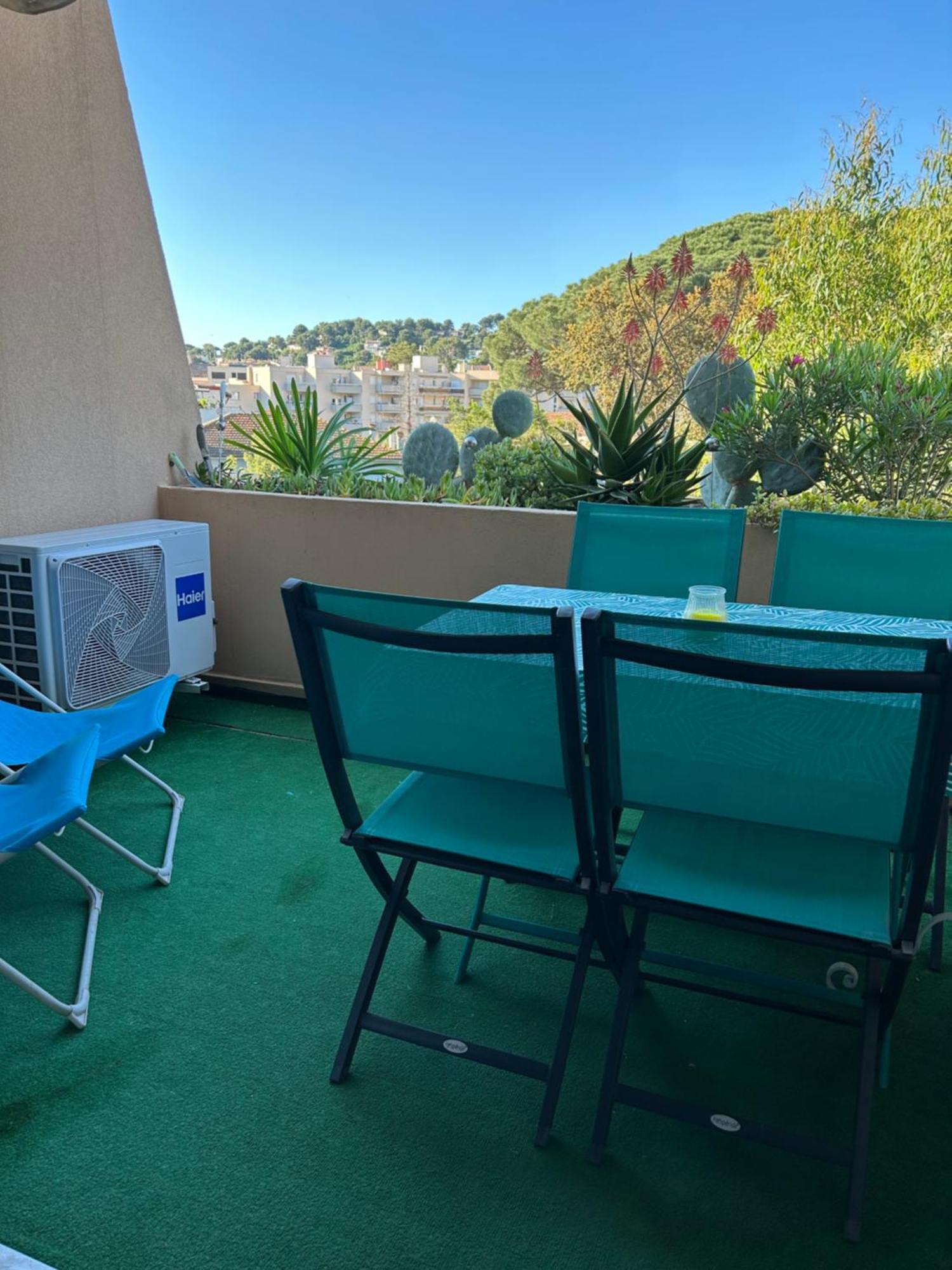 La Calypso Apartment กาวาแลร์-ซูร์-แมร์ ภายนอก รูปภาพ