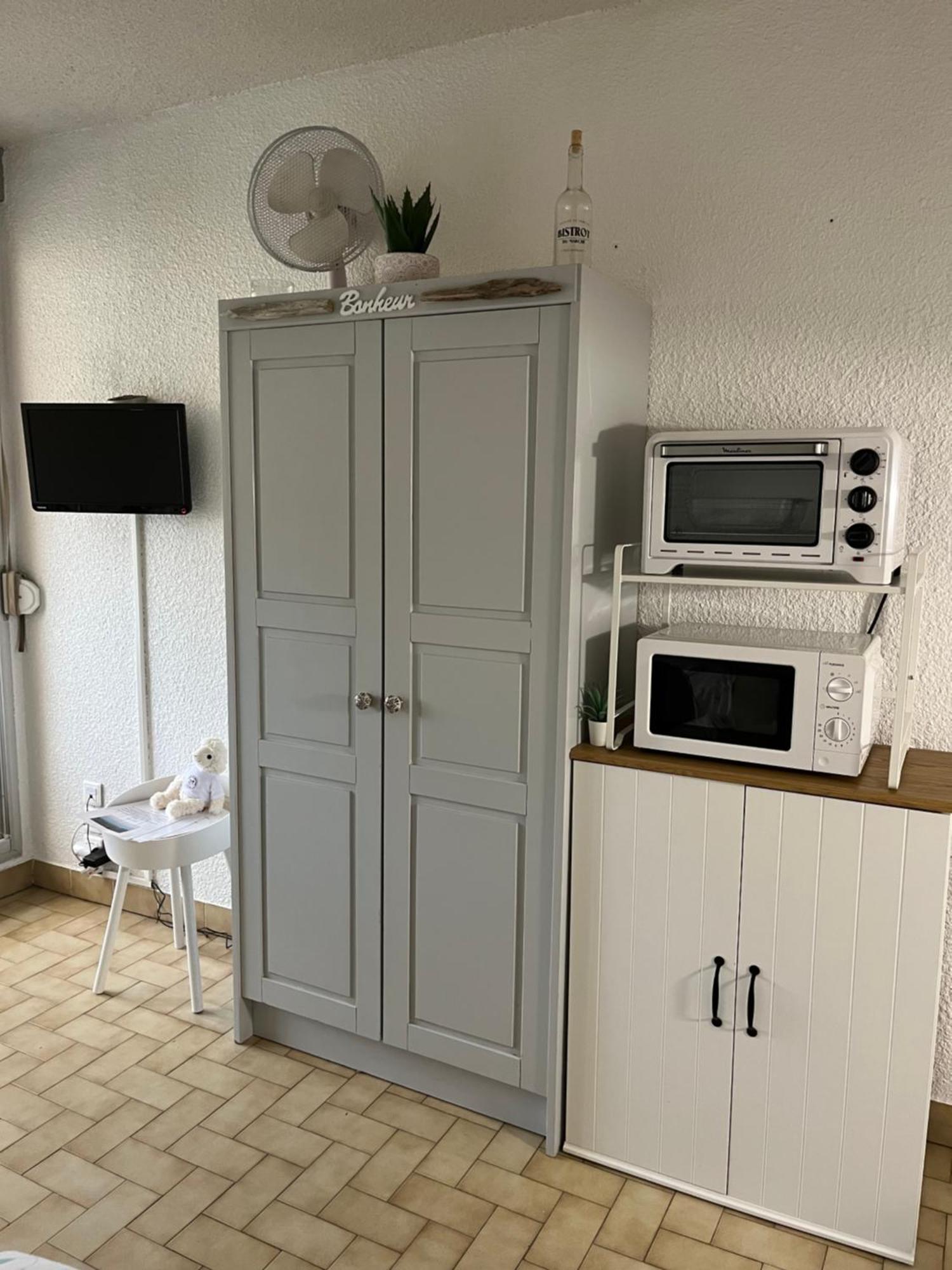 La Calypso Apartment กาวาแลร์-ซูร์-แมร์ ภายนอก รูปภาพ